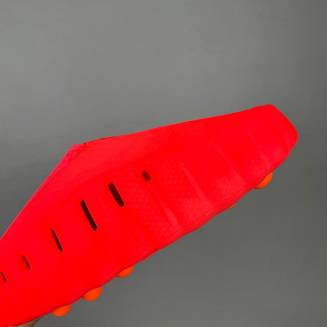Nike mind 001 "Solar red"